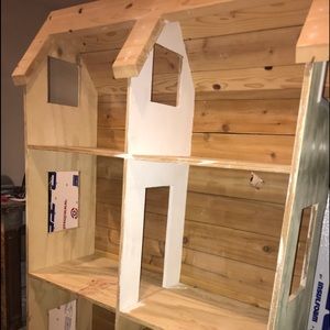 5ft tall dollhouse, hand made, barely used